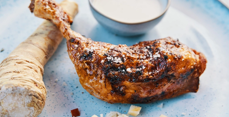 Pouletschenkel mit Alabama-White-Sauce 