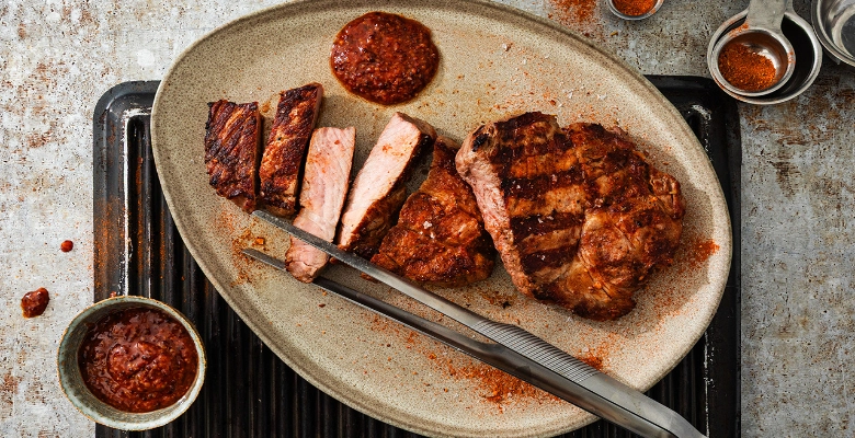 Schweinshalssteak mit Senf-Sauce