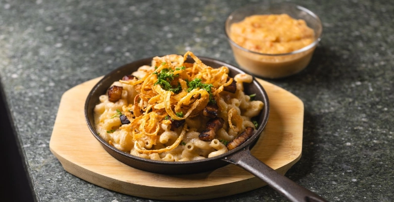 Chastelenmagronen mit Röstzwiebeln und Apfelmus